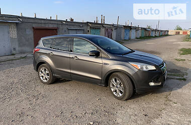 Позашляховик / Кросовер Ford Escape 2012 в 