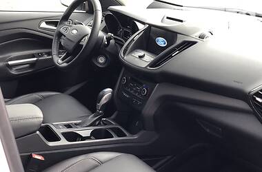 Позашляховик / Кросовер Ford Escape 2018 в 
