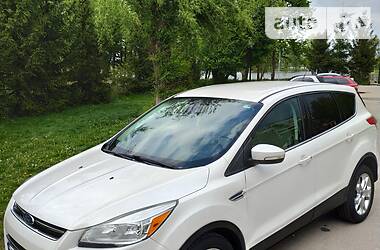Позашляховик / Кросовер Ford Escape 2013 в 