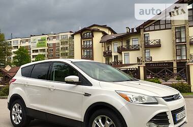 Позашляховик / Кросовер Ford Escape 2013 в 