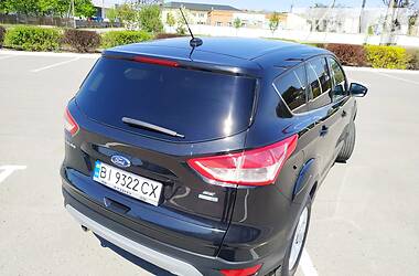 Позашляховик / Кросовер Ford Escape 2013 в 
