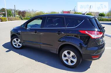 Позашляховик / Кросовер Ford Escape 2013 в 