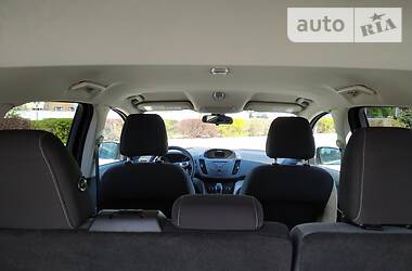 Позашляховик / Кросовер Ford Escape 2013 в 