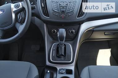 Позашляховик / Кросовер Ford Escape 2013 в 