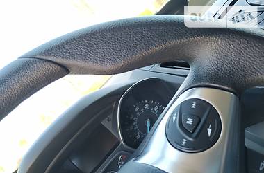 Позашляховик / Кросовер Ford Escape 2013 в 