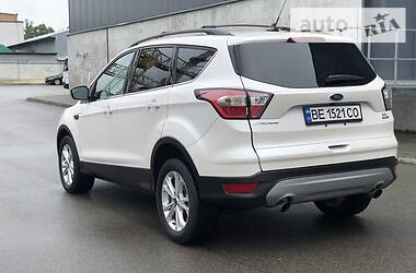 Позашляховик / Кросовер Ford Escape 2018 в 