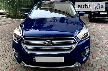 Позашляховик / Кросовер Ford Escape 2017 в 