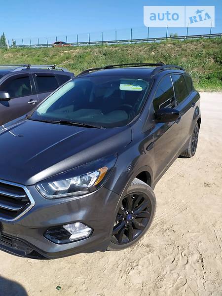 Позашляховик / Кросовер Ford Escape 2017 в Хоролі