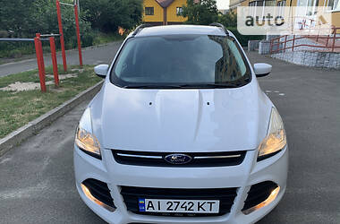 Позашляховик / Кросовер Ford Escape 2015 в 