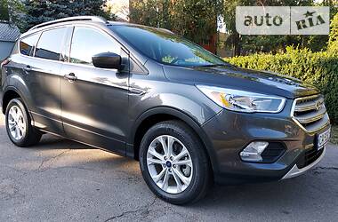 Внедорожник / Кроссовер Ford Escape 2018 в Черкассах