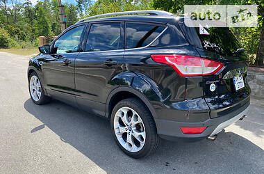 Внедорожник / Кроссовер Ford Escape 2013 в Малине