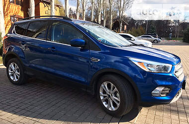 Позашляховик / Кросовер Ford Escape 2017 в 