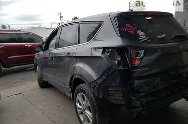Внедорожник / Кроссовер Ford Escape 2017 в 