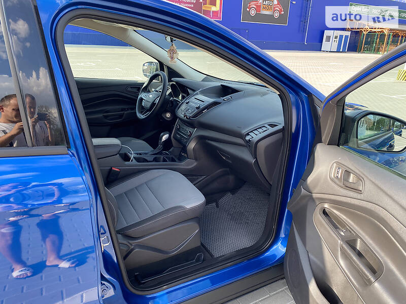 Внедорожник / Кроссовер Ford Escape 2016 в Тернополе