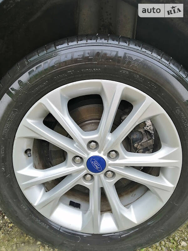 Внедорожник / Кроссовер Ford Escape 2018 в Золочеве