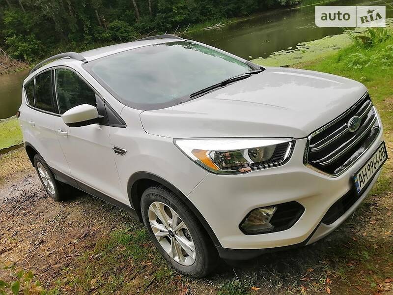 Внедорожник / Кроссовер Ford Escape 2018 в Золочеве