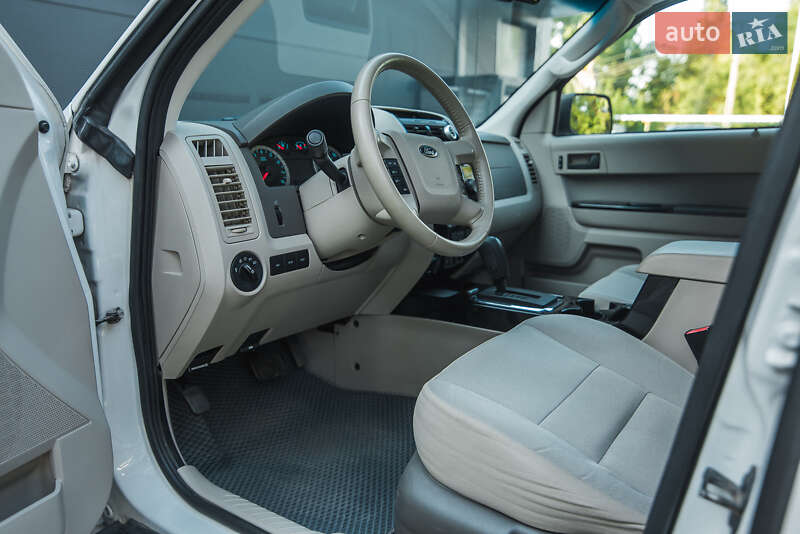 Внедорожник / Кроссовер Ford Escape 2011 в Днепре