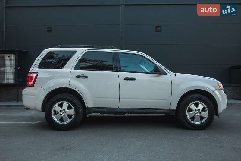 Внедорожник / Кроссовер Ford Escape 2011 в Днепре