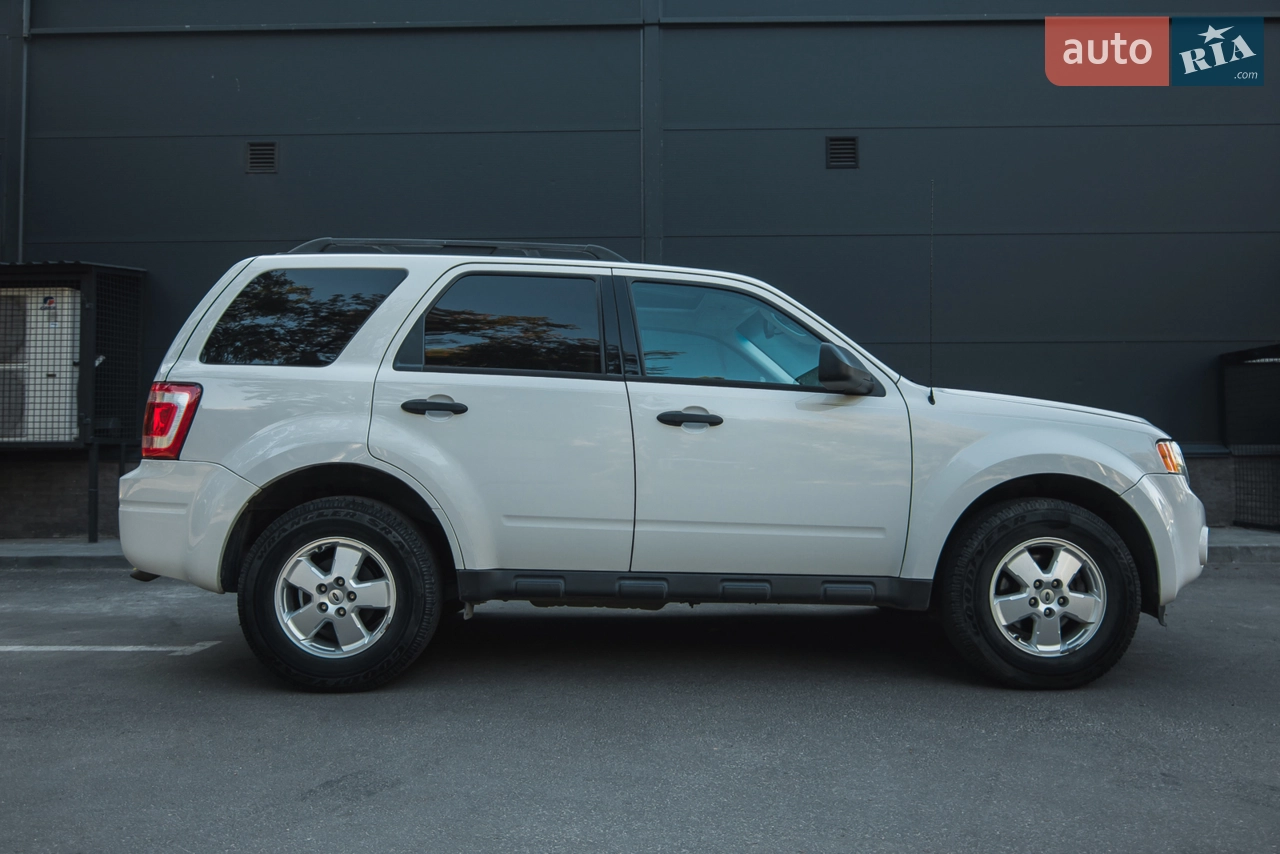 2011 Ford Escape - мініатюра 2