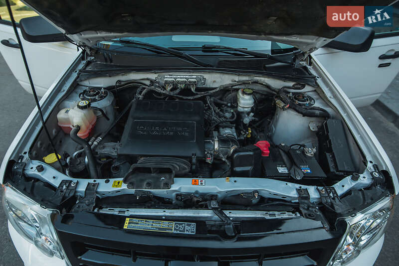 Внедорожник / Кроссовер Ford Escape 2011 в Днепре