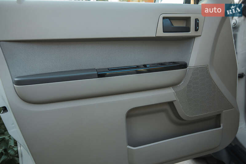 Внедорожник / Кроссовер Ford Escape 2011 в Днепре