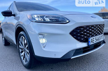 Внедорожник / Кроссовер Ford Escape 2020 в 