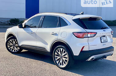 Внедорожник / Кроссовер Ford Escape 2020 в 