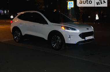 Внедорожник / Кроссовер Ford Escape 2020 в 
