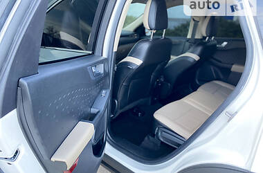 Внедорожник / Кроссовер Ford Escape 2020 в 