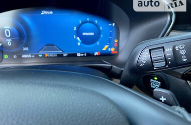 Внедорожник / Кроссовер Ford Escape 2020 в 