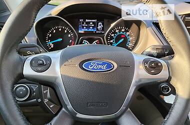 Внедорожник / Кроссовер Ford Escape 2015 в Виннице