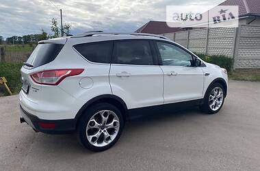 Позашляховик / Кросовер Ford Escape 2015 в 