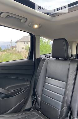 Позашляховик / Кросовер Ford Escape 2015 в 