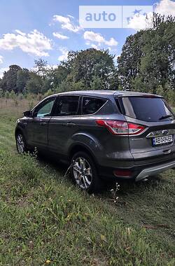 Внедорожник / Кроссовер Ford Escape 2012 в 