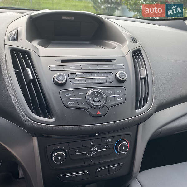 Внедорожник / Кроссовер Ford Escape 2016 в Ивано-Франковске