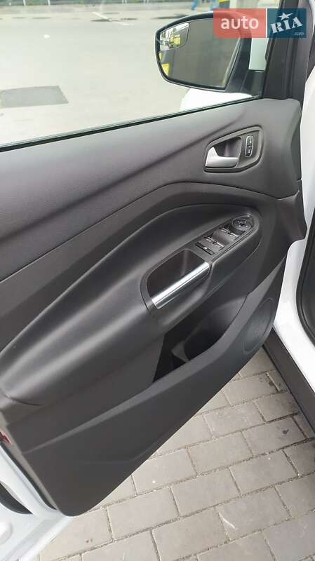 Внедорожник / Кроссовер Ford Escape 2019 в Краматорске