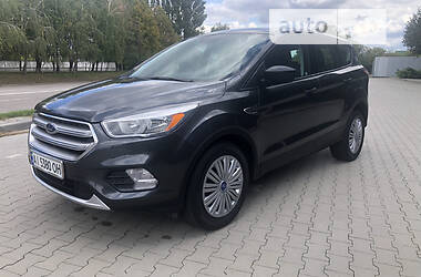 Позашляховик / Кросовер Ford Escape 2018 в 