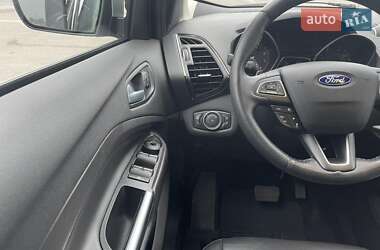 Внедорожник / Кроссовер Ford Escape 2017 в 