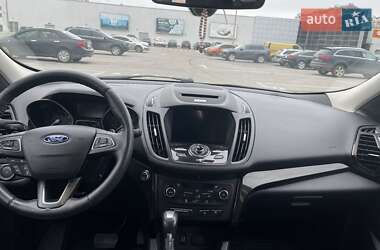 Внедорожник / Кроссовер Ford Escape 2017 в 