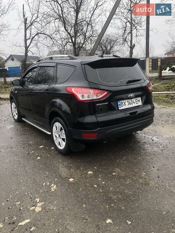 Внедорожник / Кроссовер Ford Escape 2016 в Городке