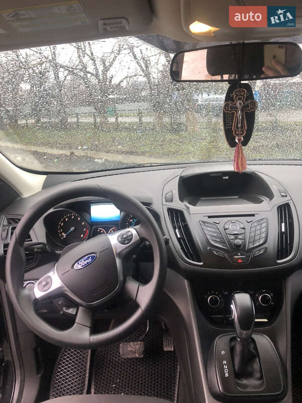 Внедорожник / Кроссовер Ford Escape 2016 в Городке