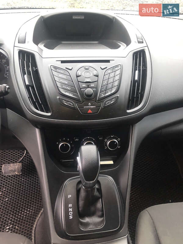 Внедорожник / Кроссовер Ford Escape 2016 в Городке