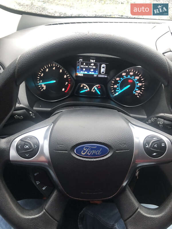 Внедорожник / Кроссовер Ford Escape 2016 в Городке