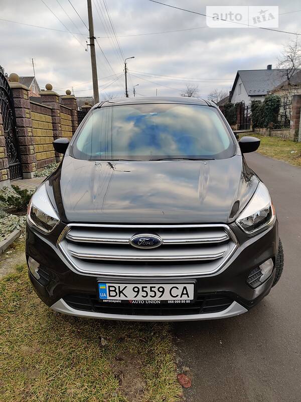 Внедорожник / Кроссовер Ford Escape 2017 в Ровно фото Внедорожник / Кроссовер Ford Escape 2017 в Ровно