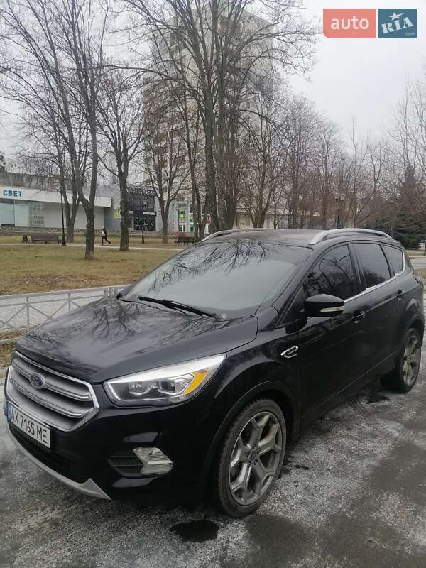 Внедорожник / Кроссовер Ford Escape 2016 в 