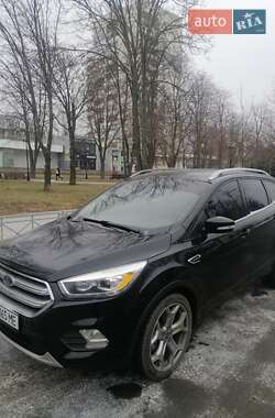 Внедорожник / Кроссовер Ford Escape 2016 в 