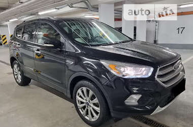 Внедорожник / Кроссовер Ford Escape 2017 в 