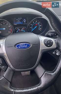 Внедорожник / Кроссовер Ford Escape 2015 в 