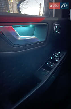Внедорожник / Кроссовер Ford Escape 2020 в 
