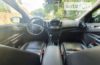 Внедорожник / Кроссовер Ford Escape 2017 в 